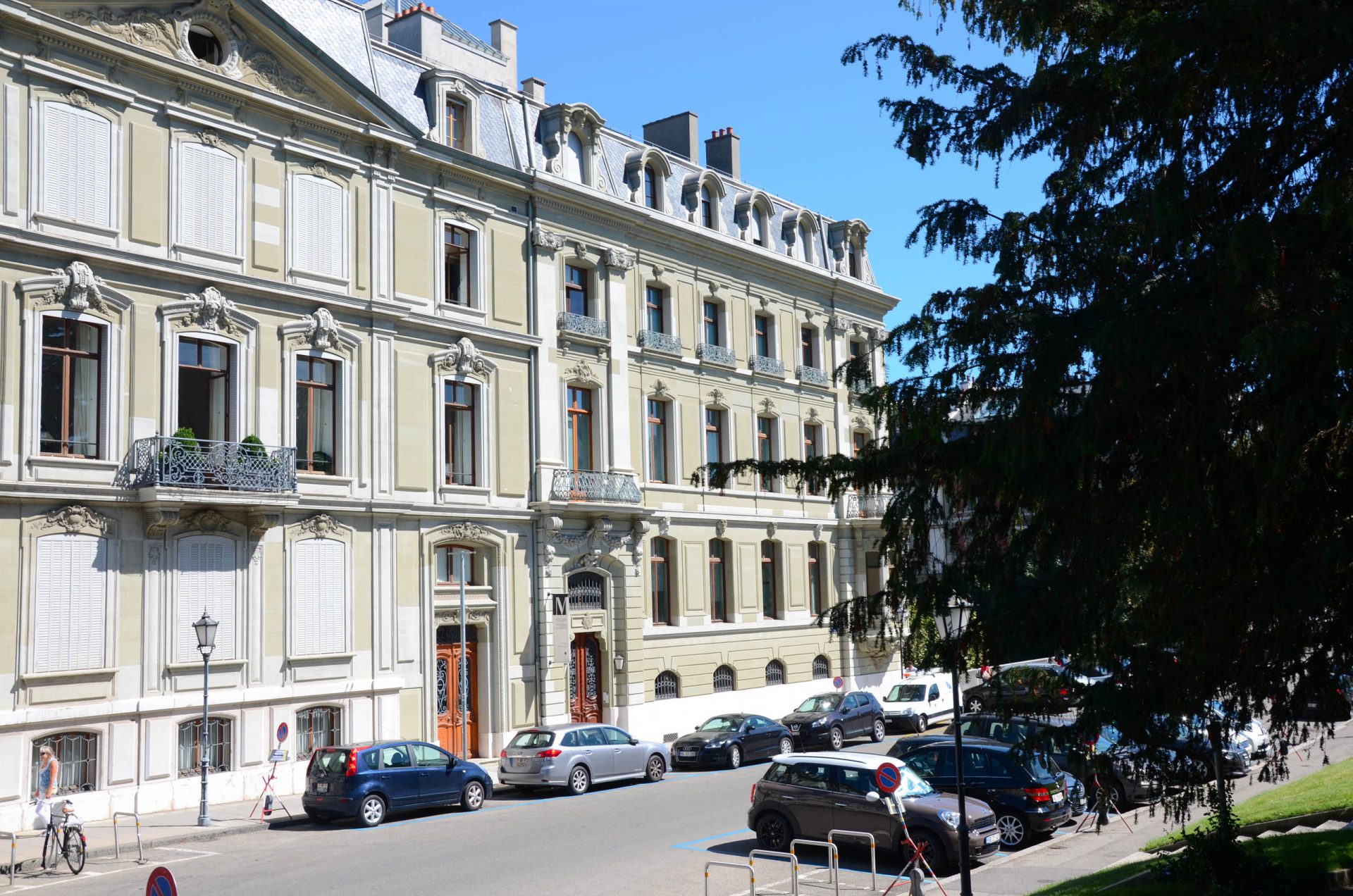 Façade de l'immeuble de la route des Pins 5