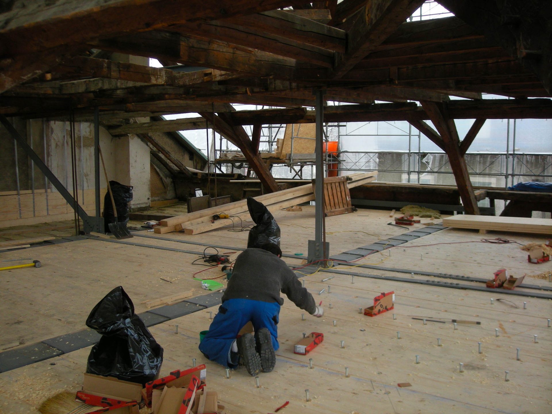 Rénovation de la charpente du bâtiment à la rue René Louis Piachaud