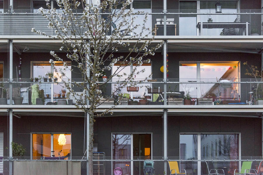 Autre vue de la façade de l'immeuble d'habitation à Cressy