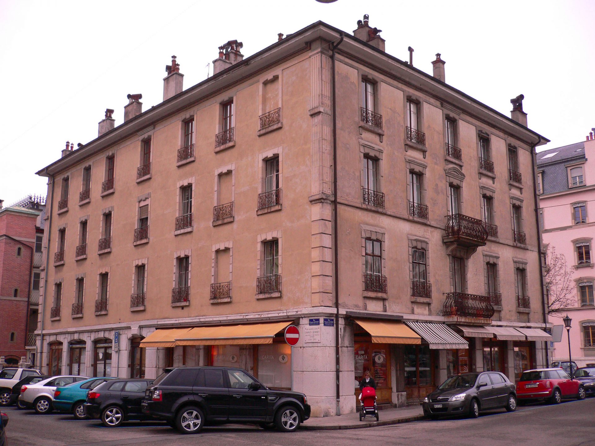 Façade de l'immeuble à la rue Saint-Victor 4