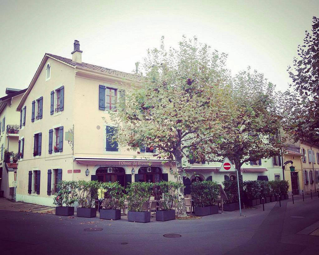 Façade du restaurant l'Olivier de Provence