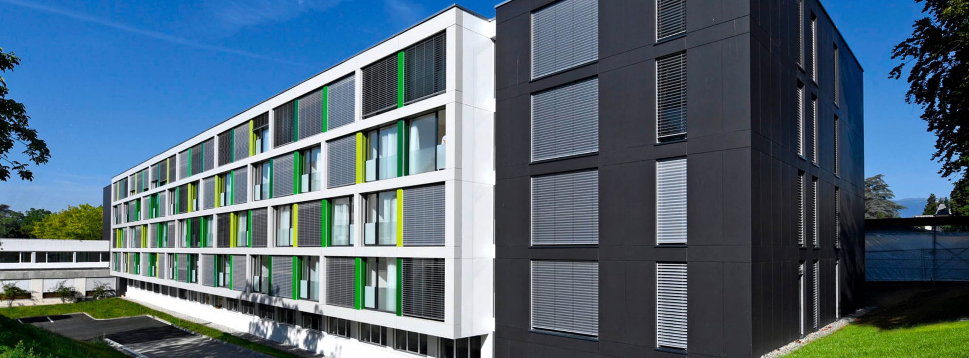 Façade du bâtiment des Azalées à la MRPS